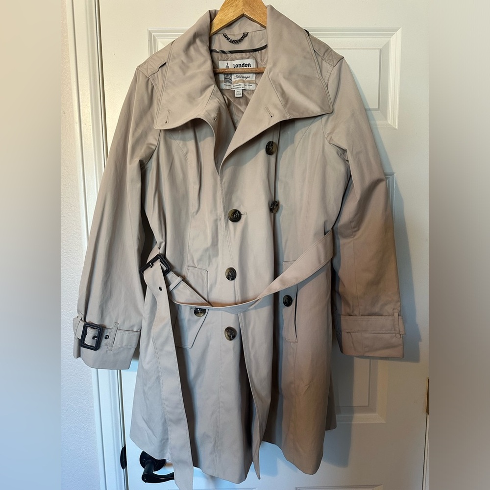 London Fog trench coat unisex Armon’s XL fits like men’s Medium